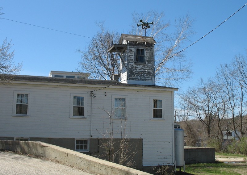 Scaled image 38_Comm_Ctr_bell_tower.jpg 