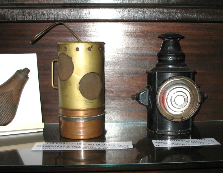 Scaled image 30_car_heater_lamp.JPG 